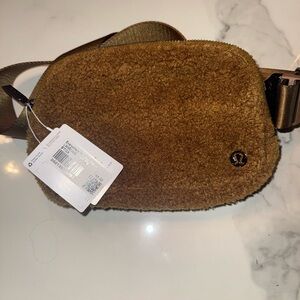 Lululemon Everywhere Fleece Crossbody Bag